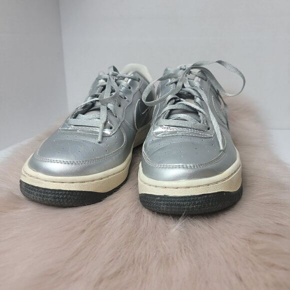 Nike Air Force 1 Liquid Metal Chrome Silver Sneakers 5 - Picture 2 of 10